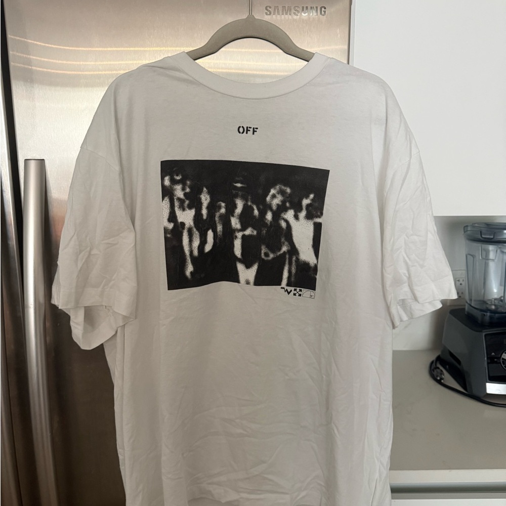 Off-White Short Sleeve Tees in Black and White